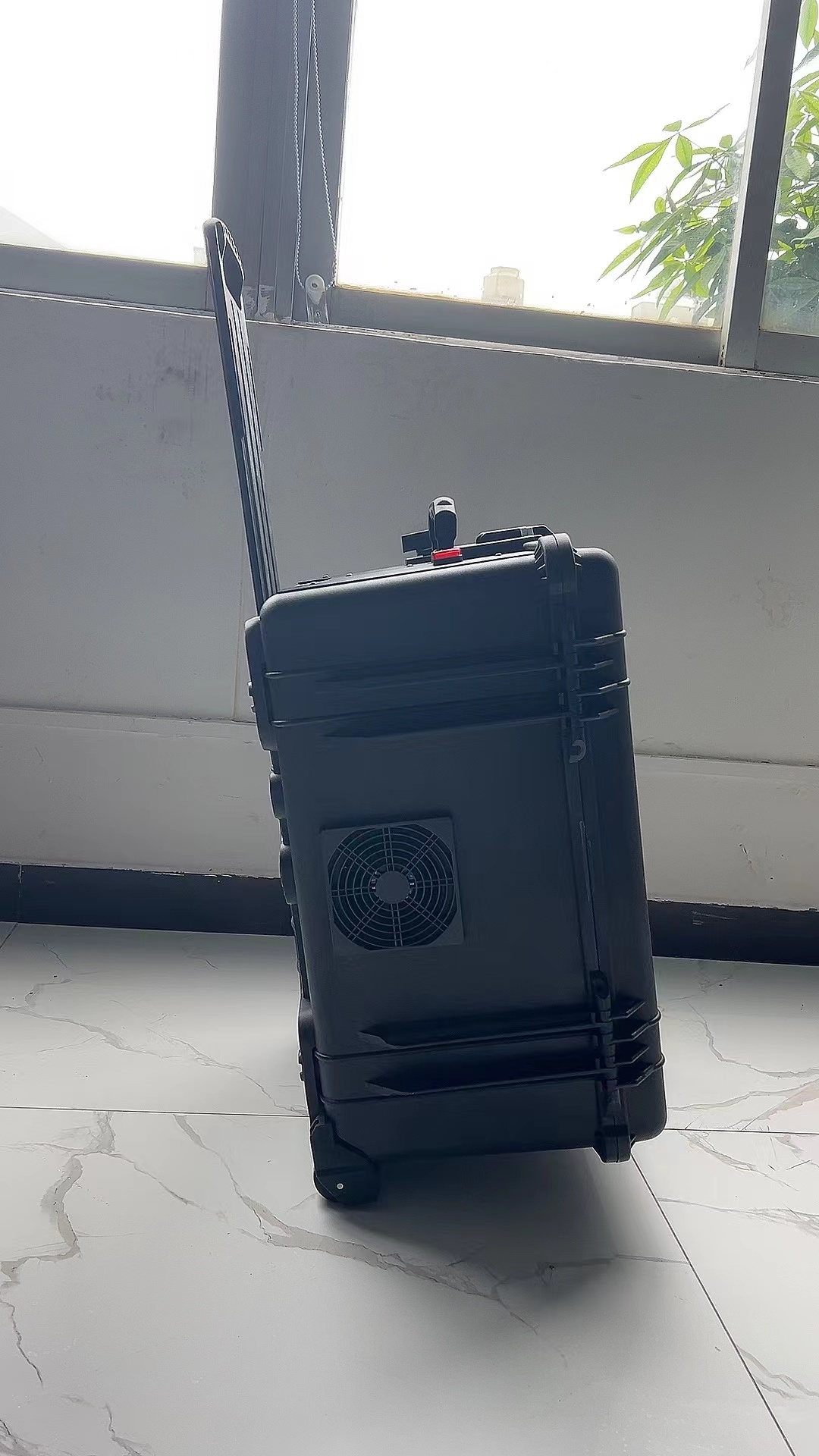 敦化手拉箱型移动通信干扰器